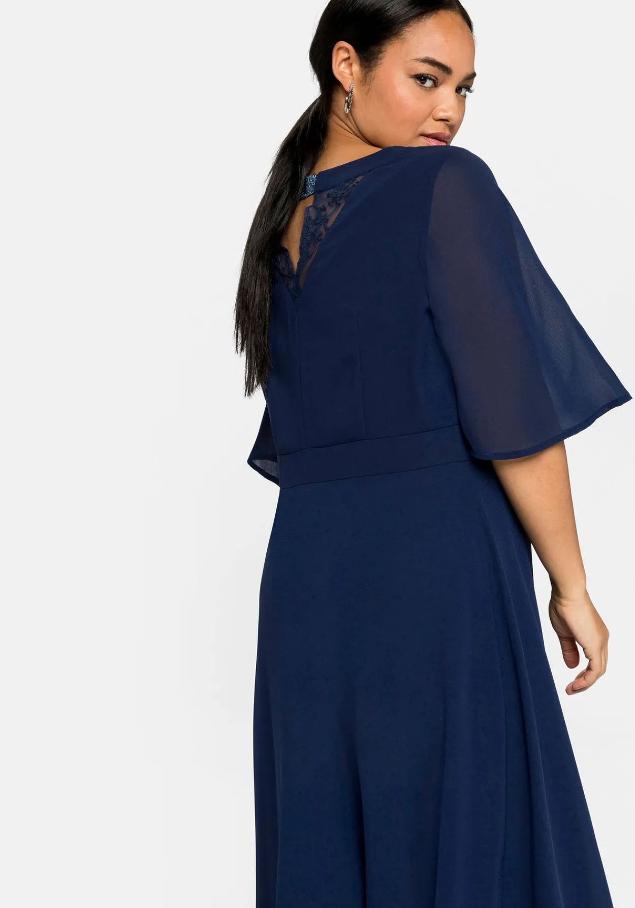 Abendkleid aus Chiffon, mit Spitzen-Einsatz<sheego New