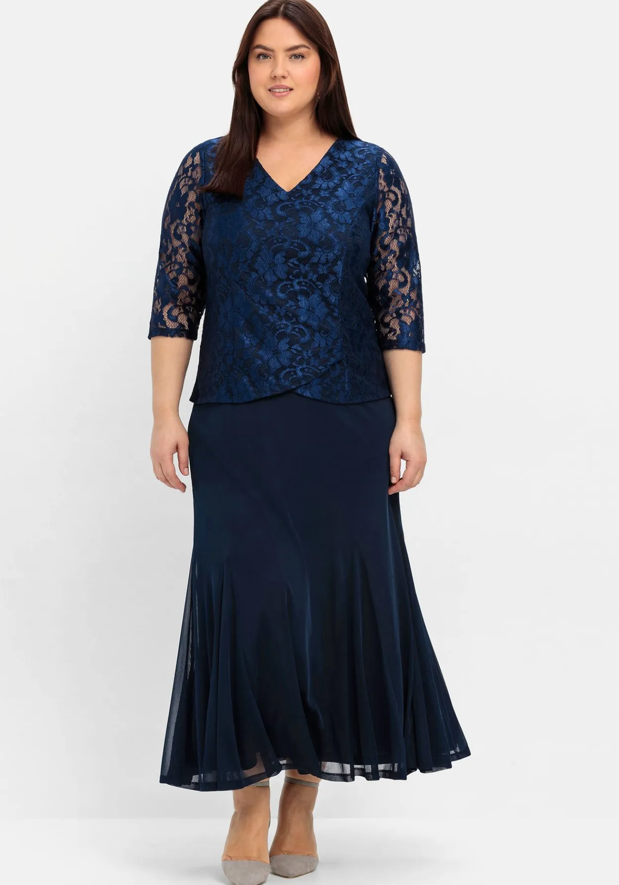 Abendkleid mit floraler Spitze<sheego Discount