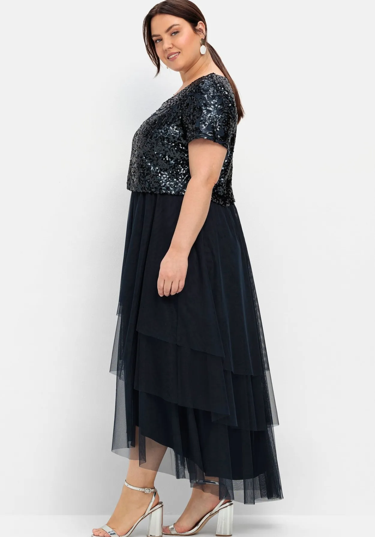 Abendkleid mit lose fallendem Paillettenoberteil<sheego Online