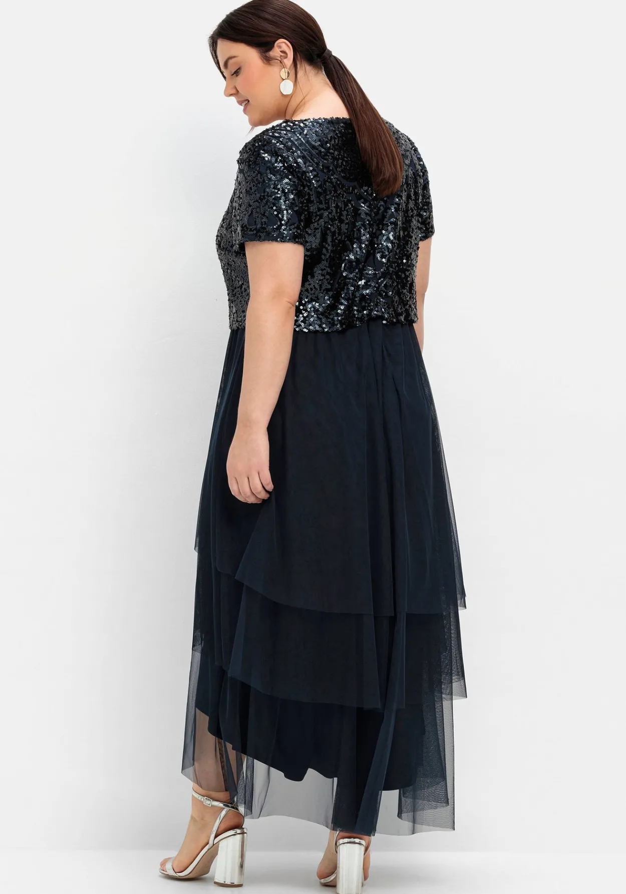 Abendkleid mit lose fallendem Paillettenoberteil<sheego Online