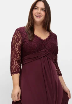 Abendkleid mit Oberteil aus floraler Spitze<sheego Fashion
