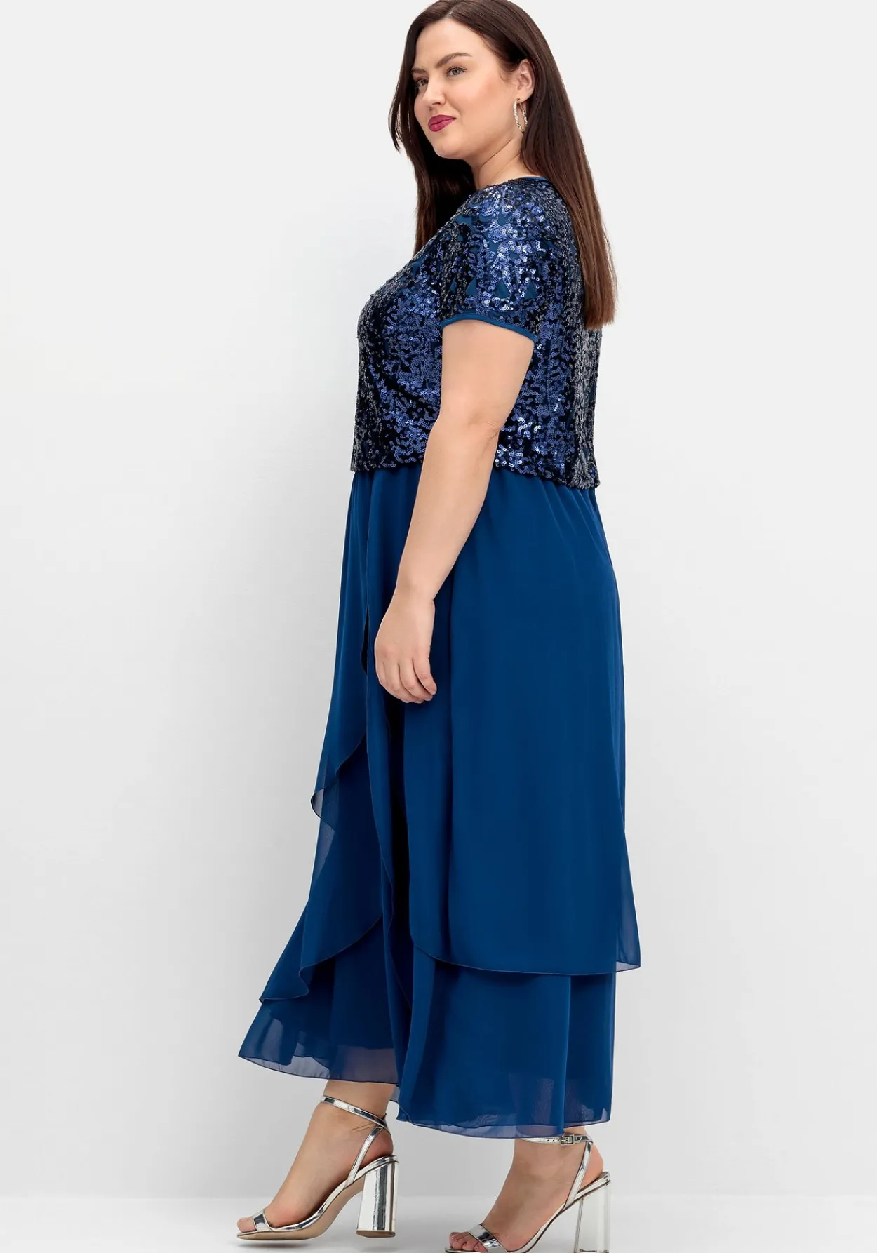 Abendkleid mit Paillettenoberteil und Lagen-Rock<sheego Best