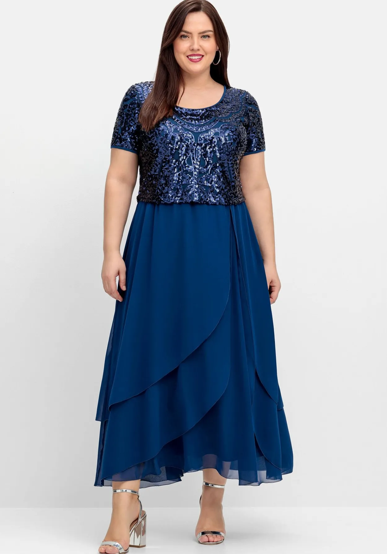 Abendkleid mit Paillettenoberteil und Lagen-Rock<sheego Best