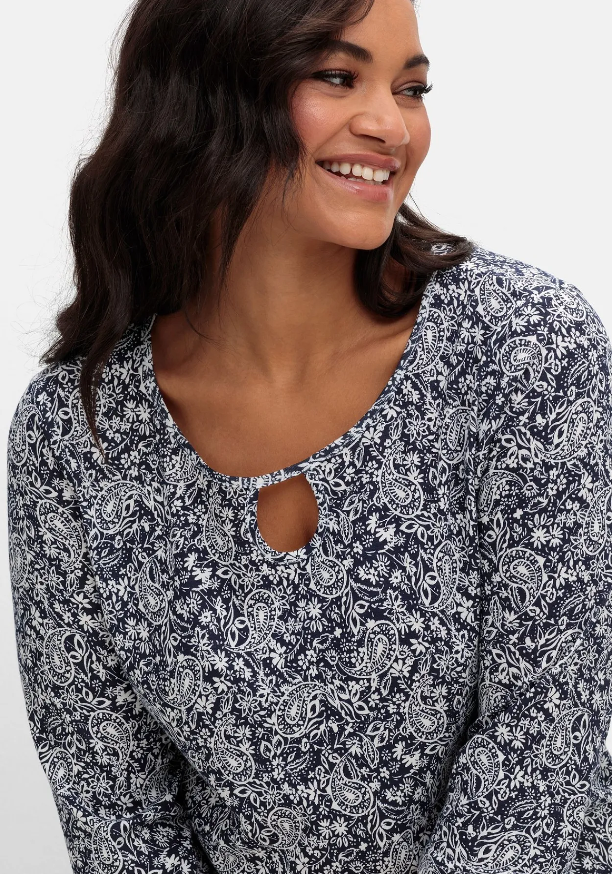 3/4-Arm-Shirt mit Cut-out am Ausschnitt<sheego Discount