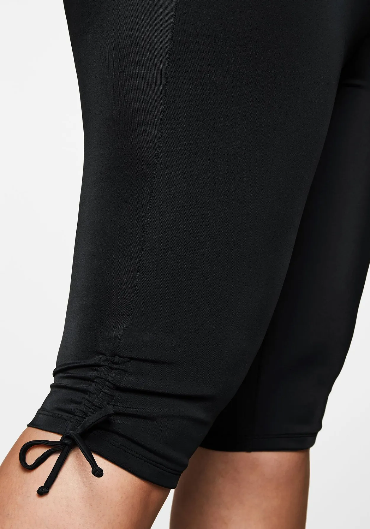 Badehose mit Raffung, Shape-Caprischnitt<sheego Online