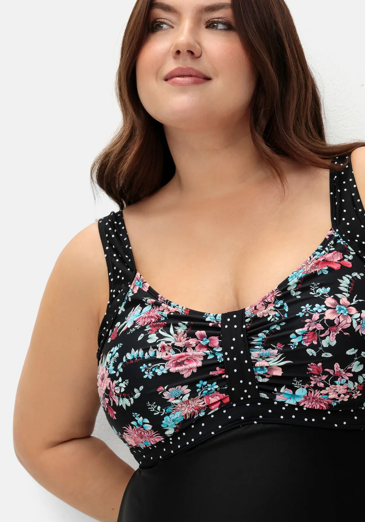 Badekleid im Mustermix mit integrierter Hose<sheego New