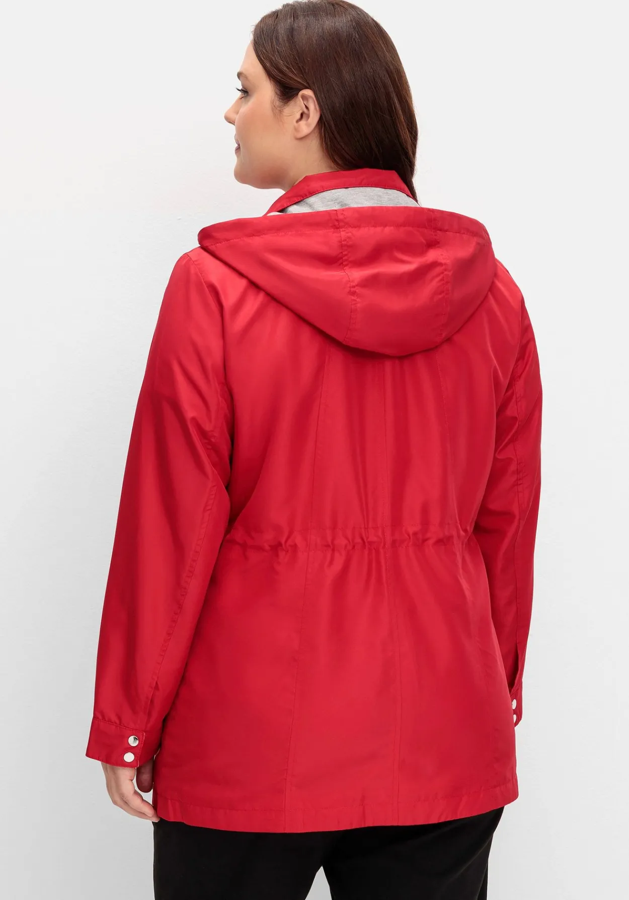 Übergangsjacke mit Kapuze und Kontrastdetails<sheego New