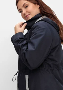 Übergangsjacke mit Kapuze und Kontrastdetails<sheego Fashion