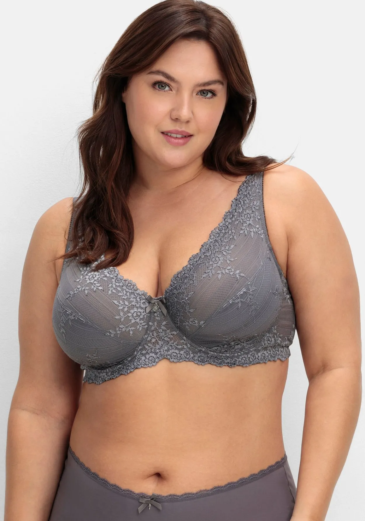 Bügel-BH mit floraler Stickerei-Spitze<sheego New