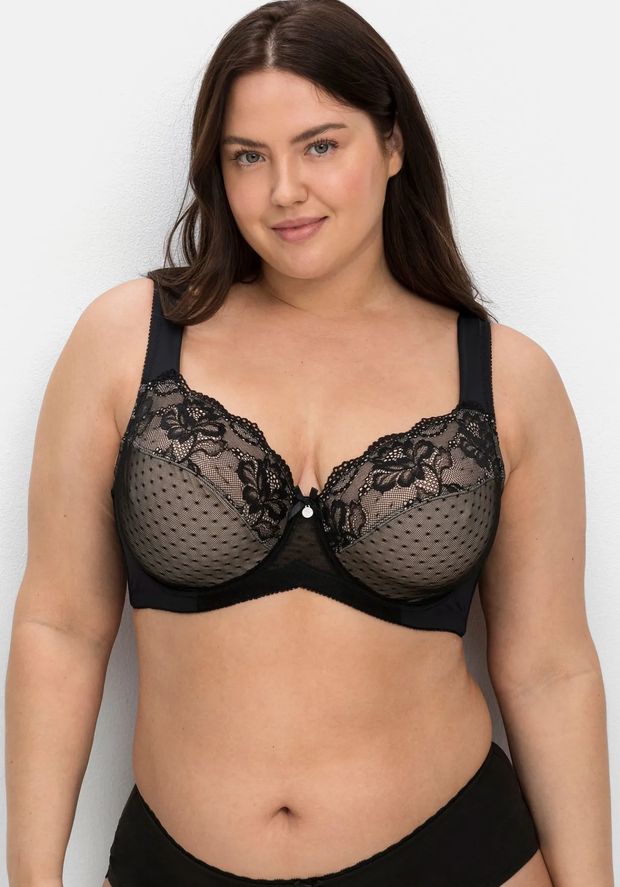 Bügel-BH mit Spitze und Kontrastfutter aus Mesh<sheego Clearance