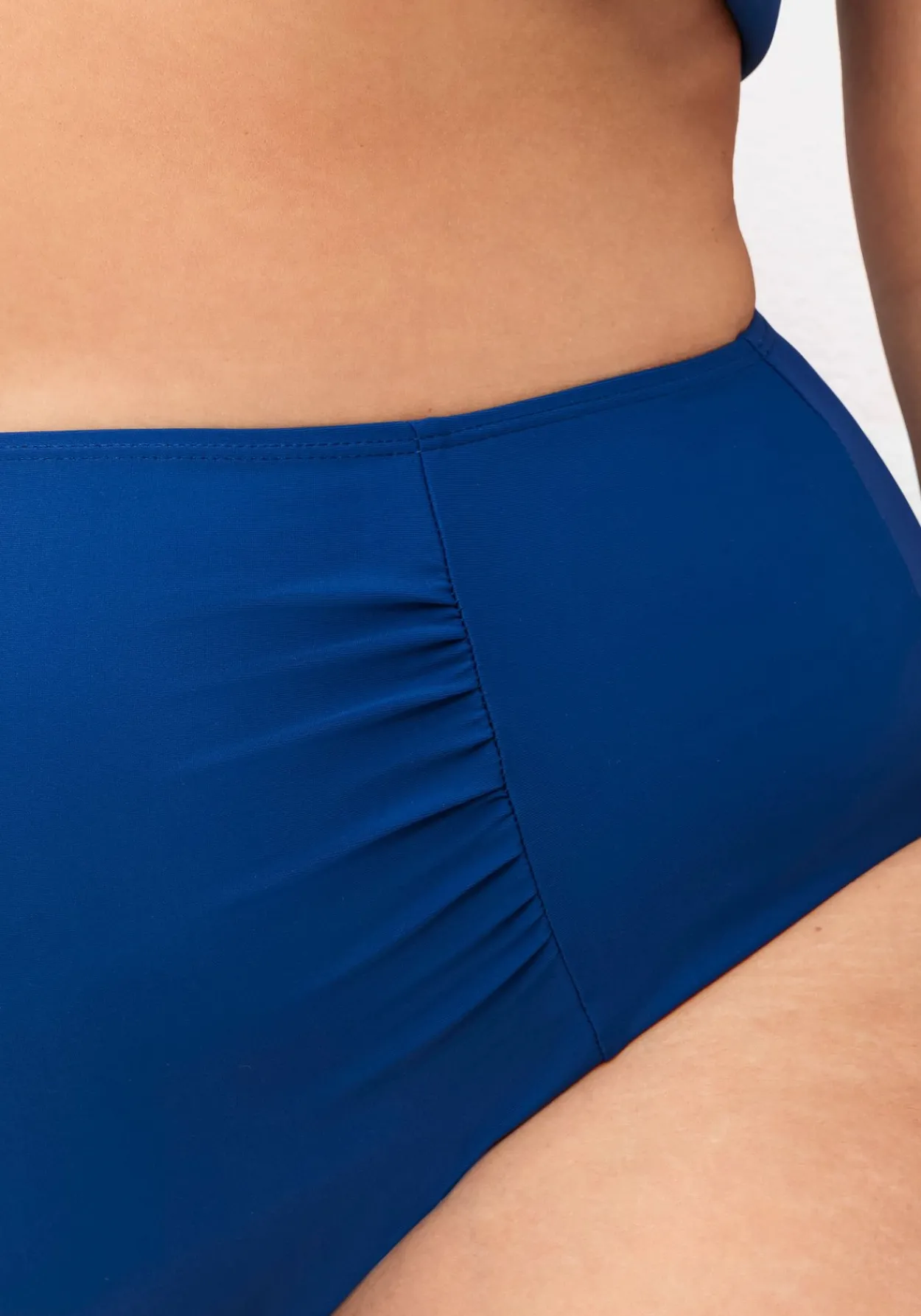 Bikini-Hose mit Raffung, in Pantyform<feel good Sale