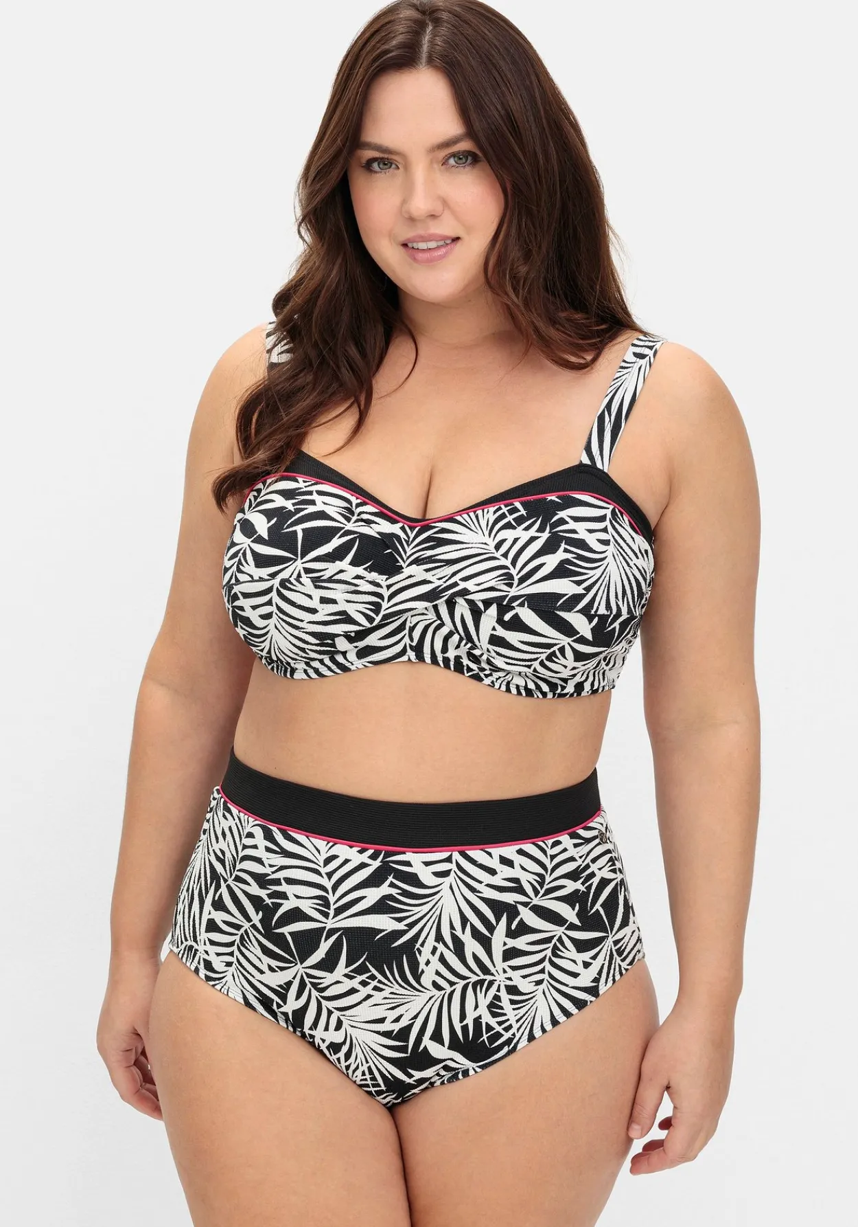 Bikini-Oberteil in Wickeloptik, mit Blätterprint<sheego Online