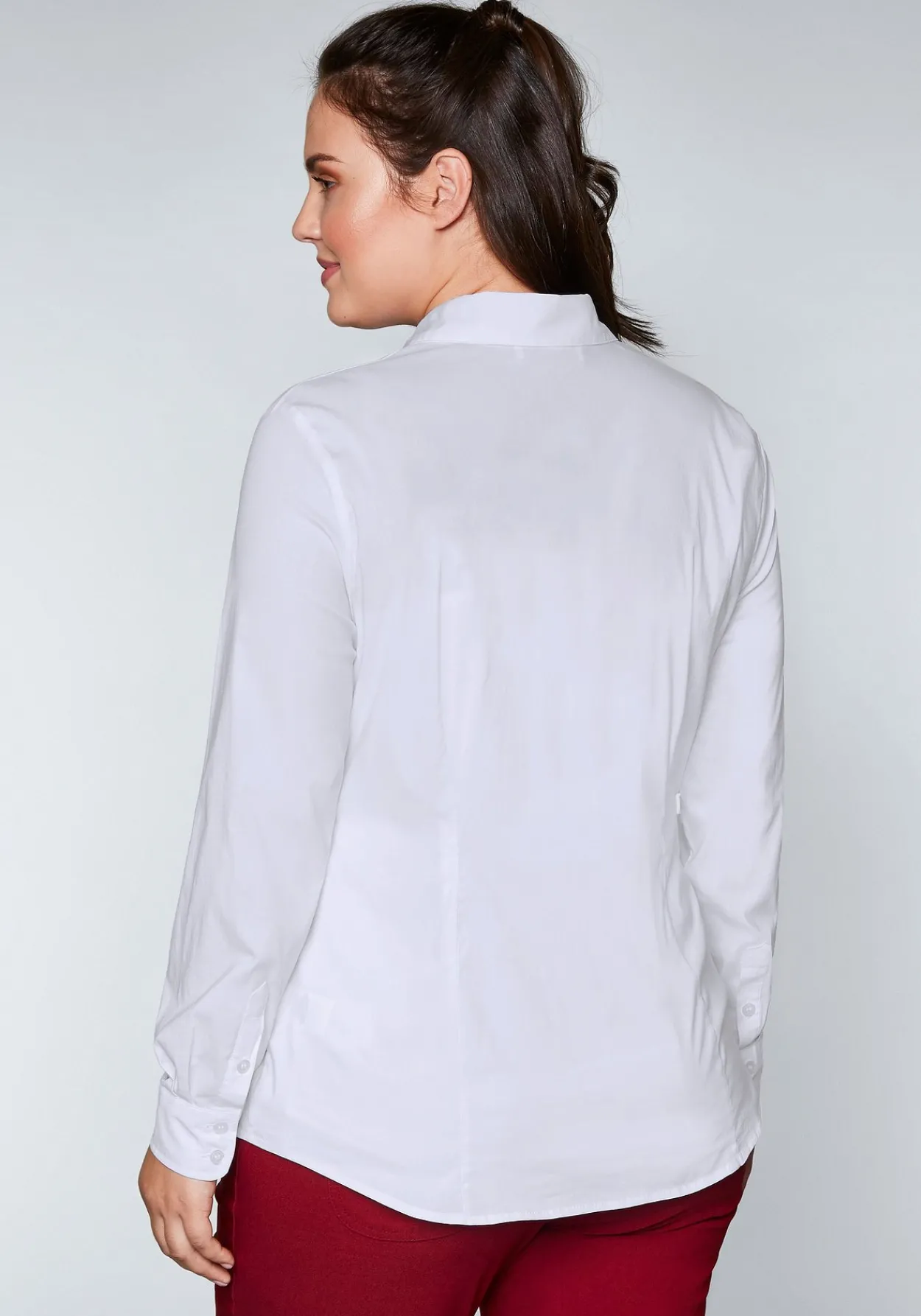 Bluse in leicht tailliertem Schnitt, mit Stretchanteil<sheego Hot