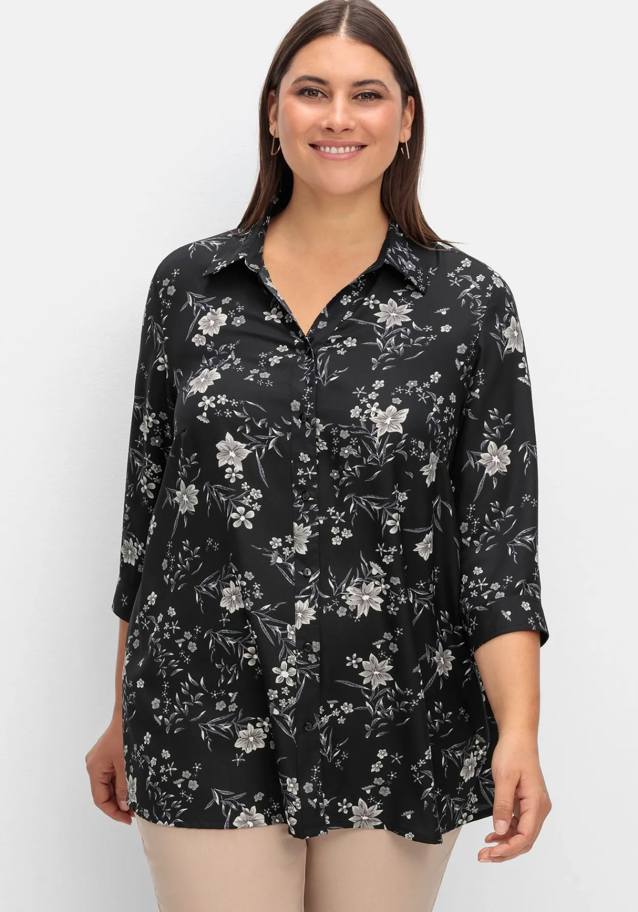 Bluse in leichter A-Linie, mit floralem Print<sheego Fashion