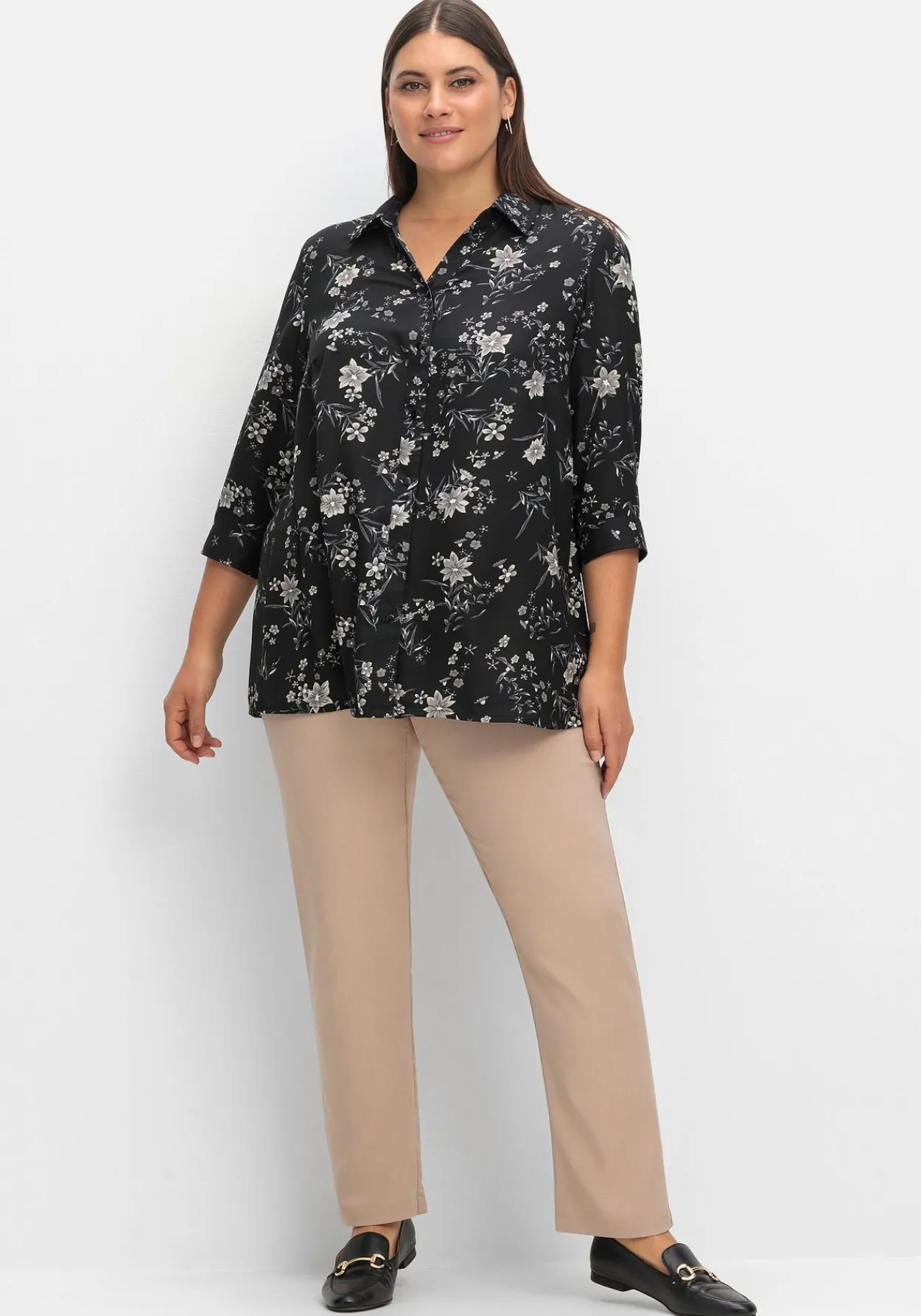 Bluse in leichter A-Linie, mit floralem Print<sheego Fashion