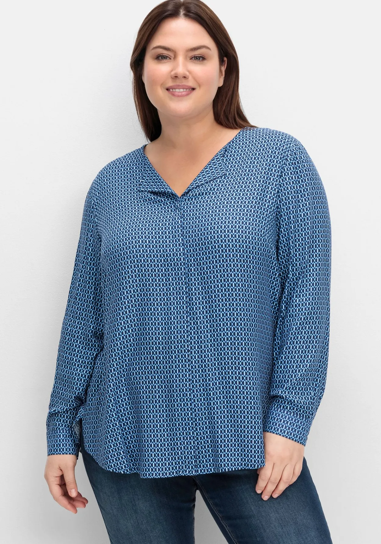 Bluse mit Minimalprint, in leichter A-Linie<sheego Outlet