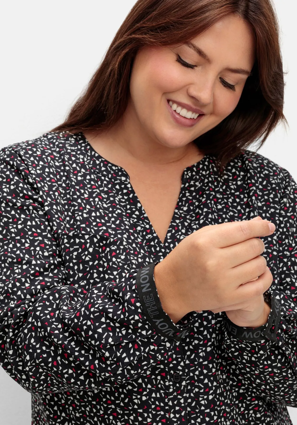 Bluse mit Wordingprint an den Manschetten<sheego Clearance