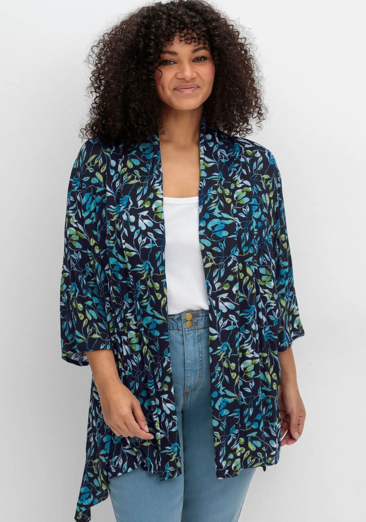Blusenjacke mit Blätterdruck, in Zipfelform<sheego Online