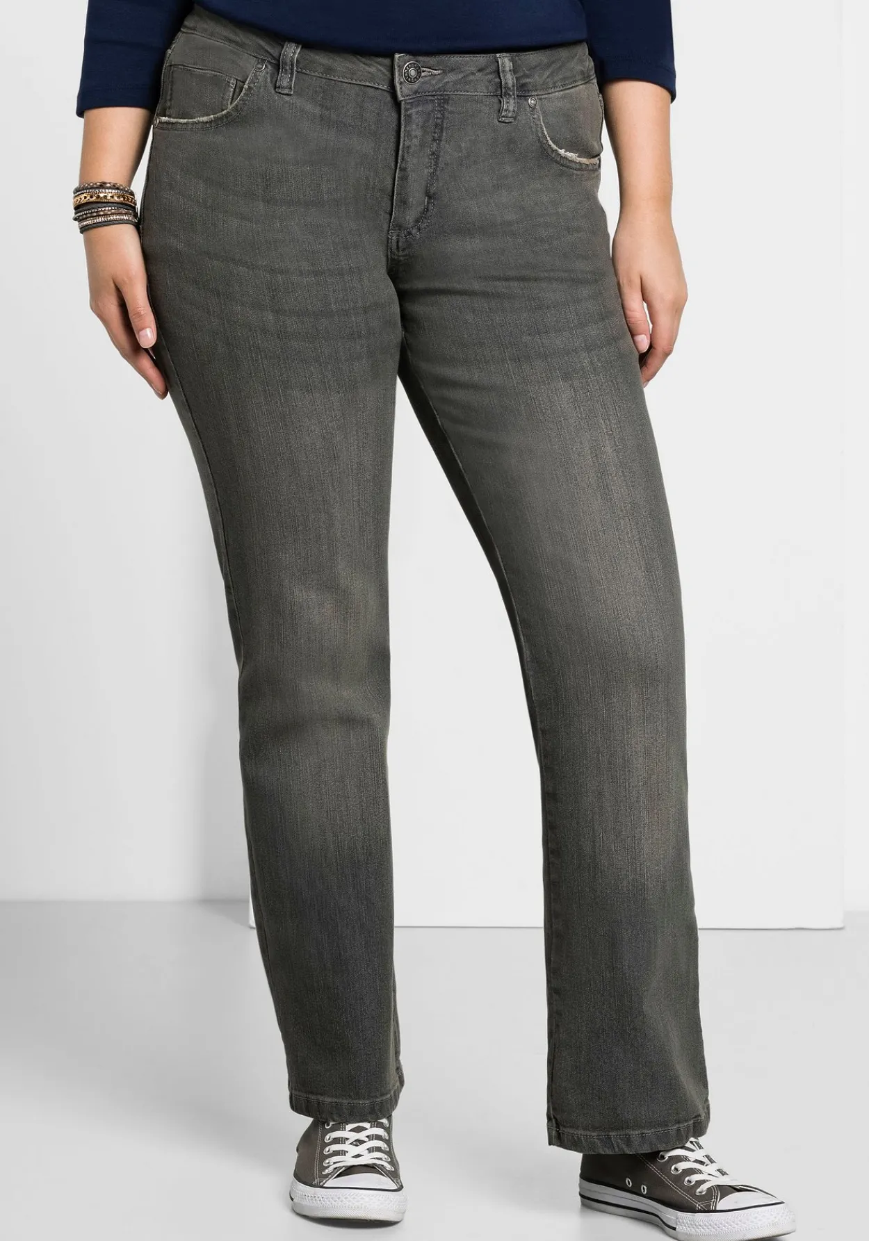 Bootcut-Jeans in 5-Pocket-Form, mit Used-Effekten<sheego Discount