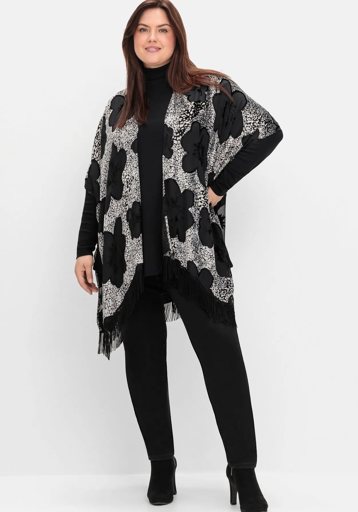 Cape im Kimonostil mit Samt- und Ausbrennerdetails<sheego by Joe Browns Hot