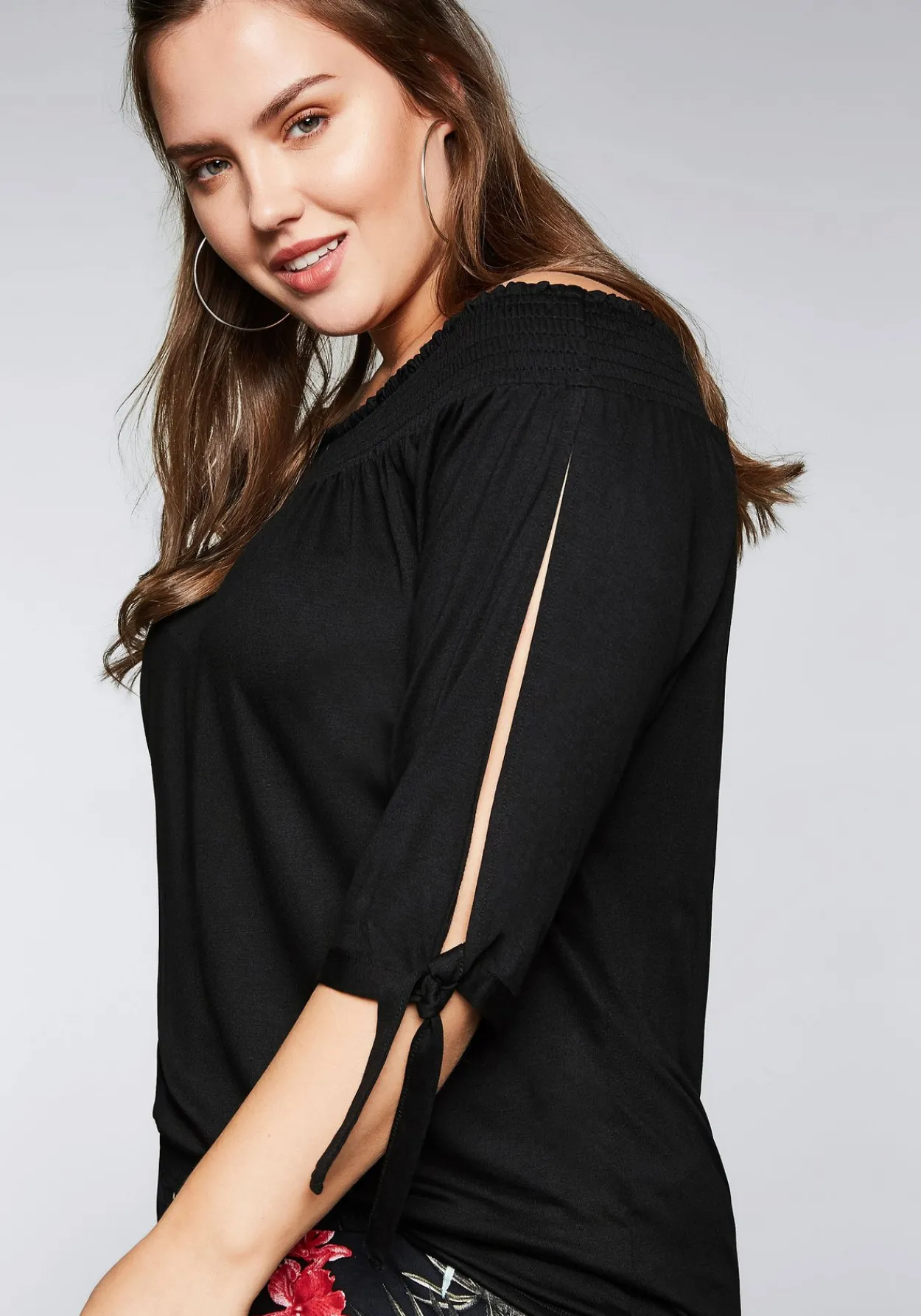 Carmenshirt mit Smokeinsatz und längerem Halbarm<sheego Outlet