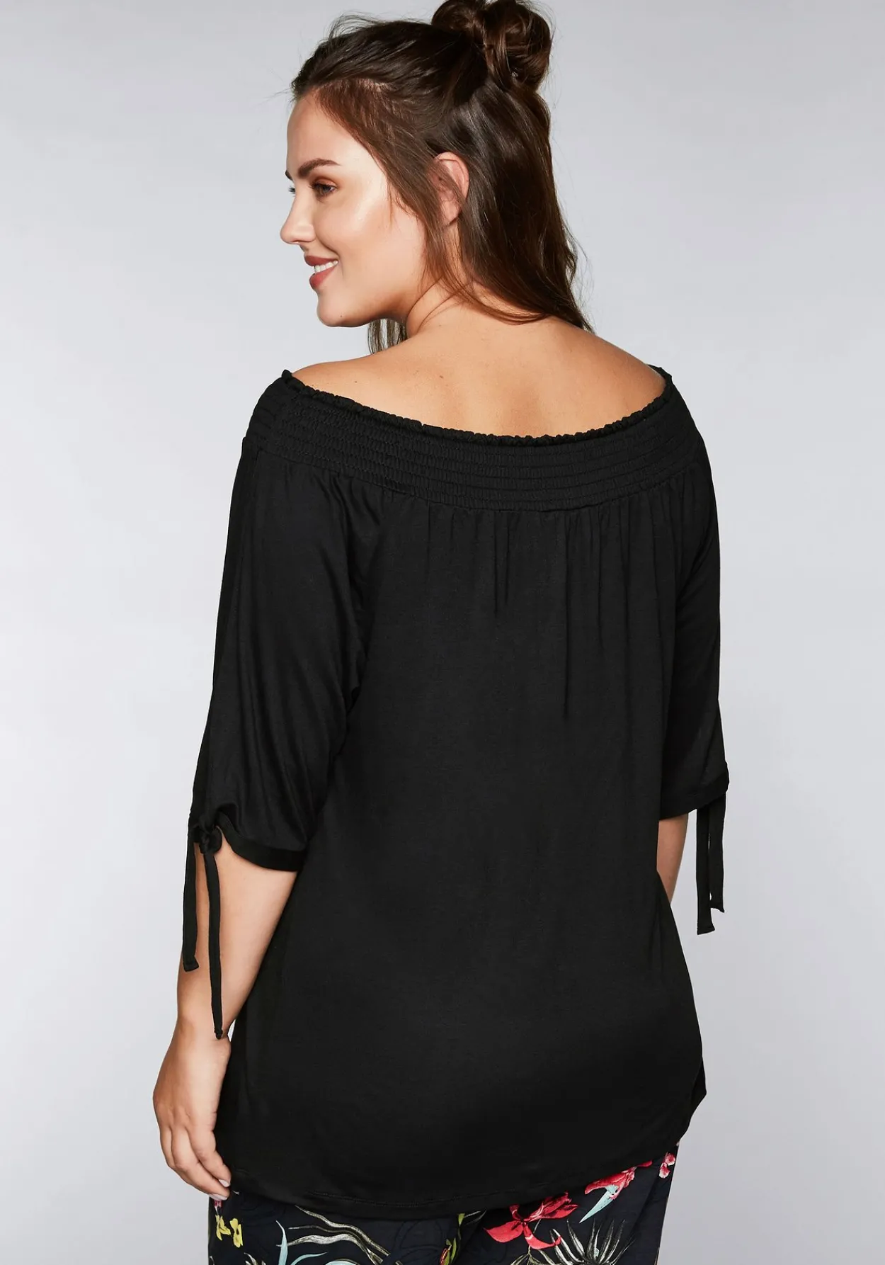 Carmenshirt mit Smokeinsatz und längerem Halbarm<sheego Outlet