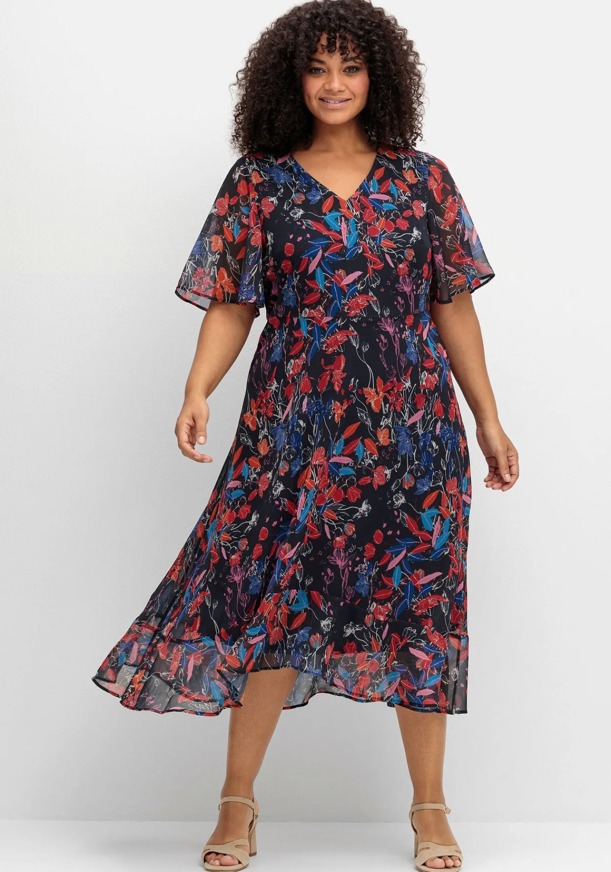 Chiffonkleid mit Blumendruck und Volant am Saum<sheego Sale