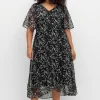Chiffonkleid mit Blumendruck und Volant am Saum<sheego Discount