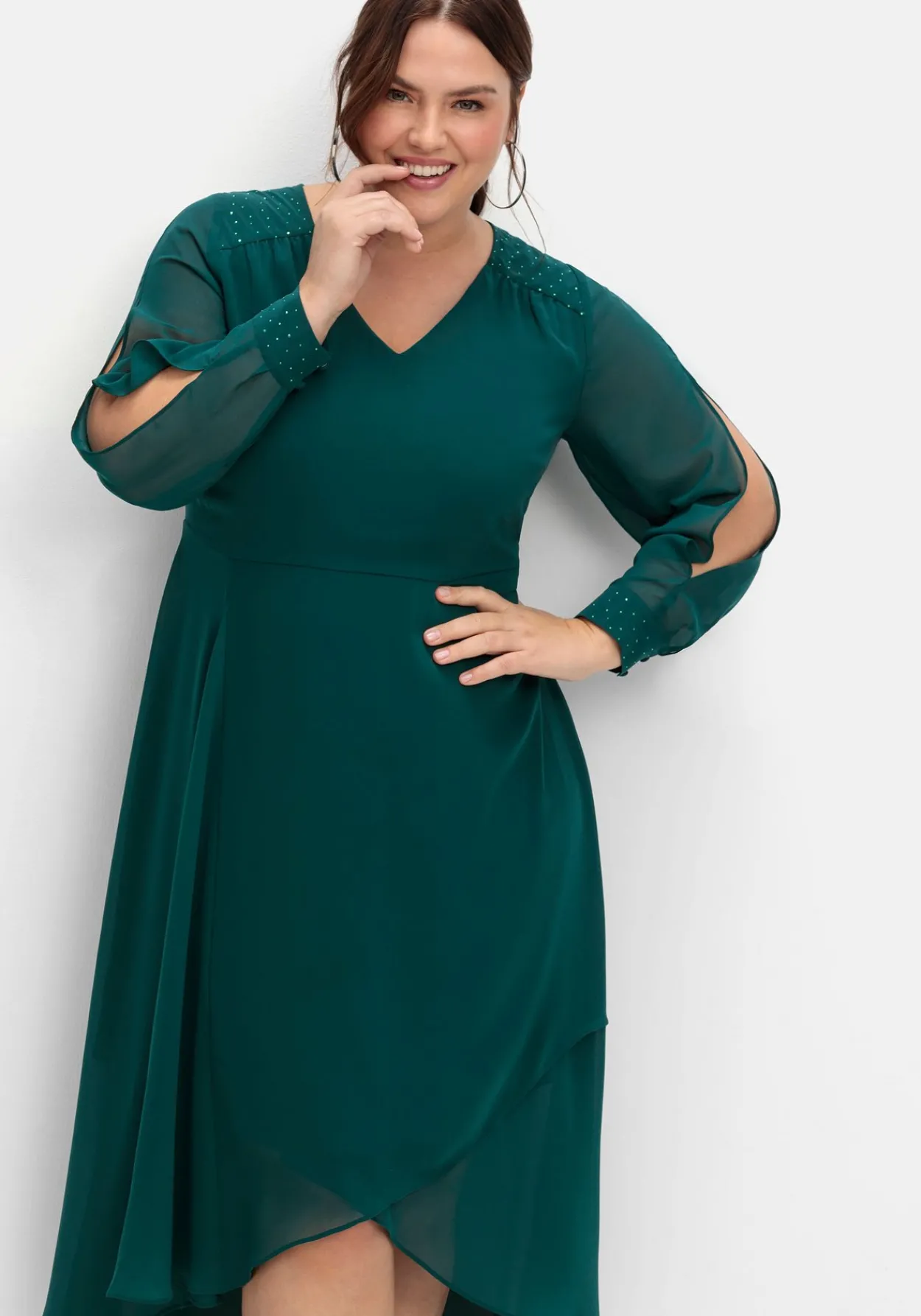 Chiffonkleid mit Cut-outs und Schmucksteinen<sheego Online