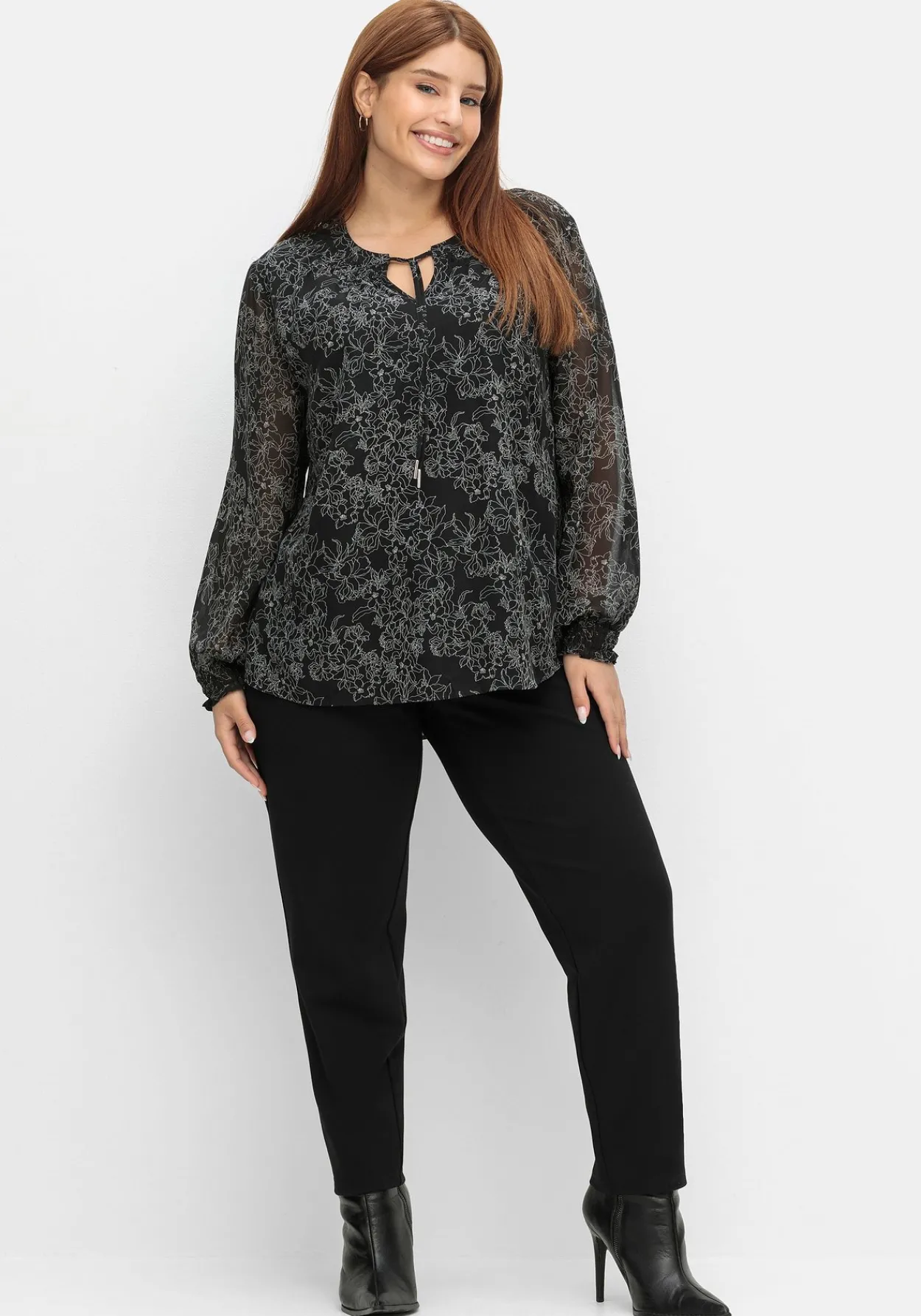 Chiffontunika in Petite Passform, mit Blumenprint<sheego Clearance