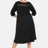 Cocktailkleid mit U-Boot-Ausschnitt und Spitzeneinsatz<sheego Fashion