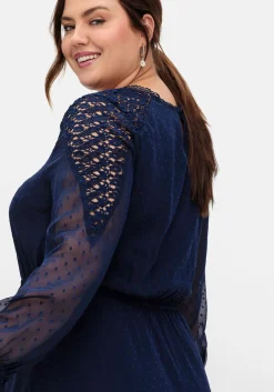 Cocktailkleid aus Dobby-Chiffon, mit Spitze am Ärmel<sheego Fashion