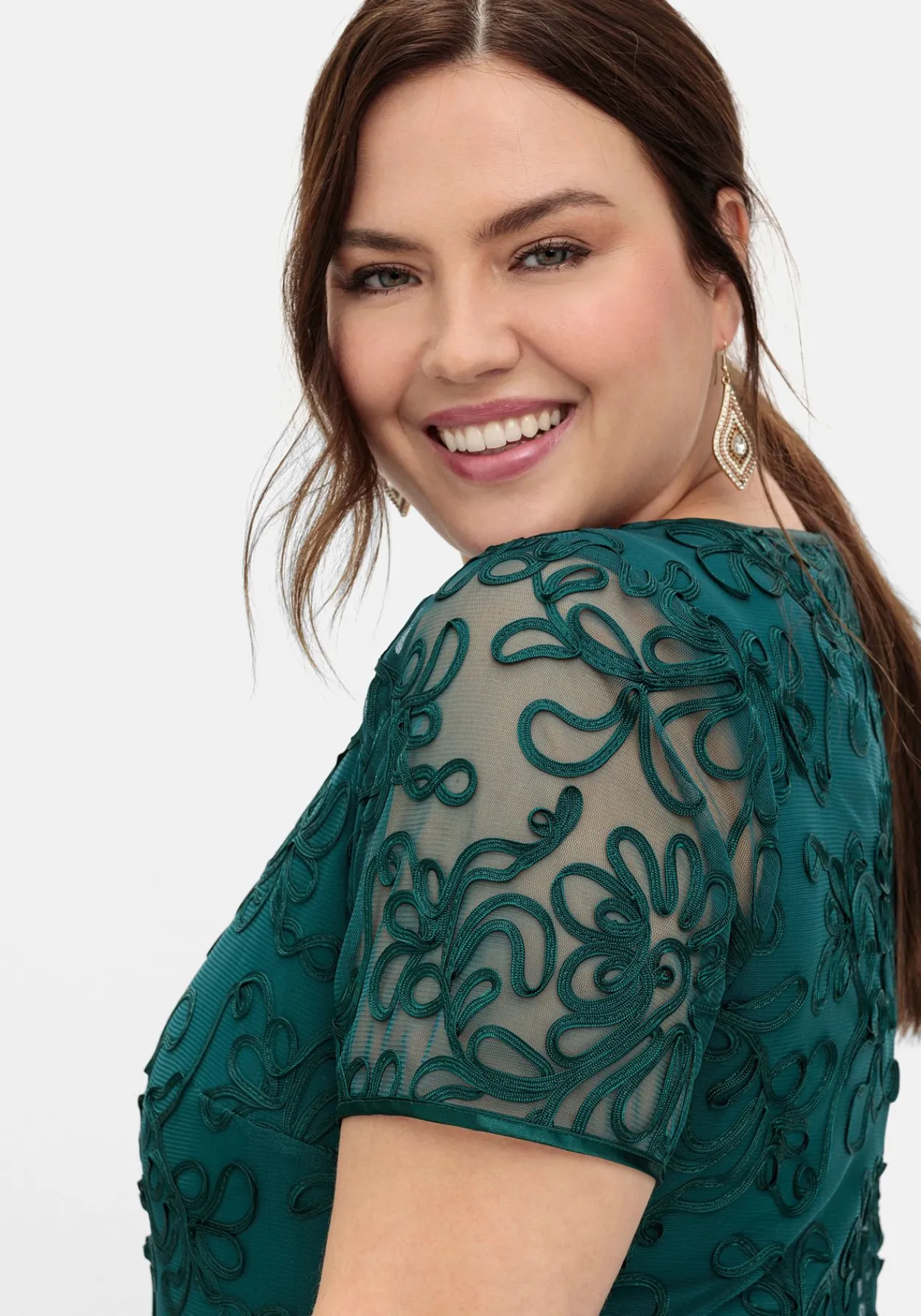 Cocktailkleid aus Mesh, mit Zierborten<sheego Online