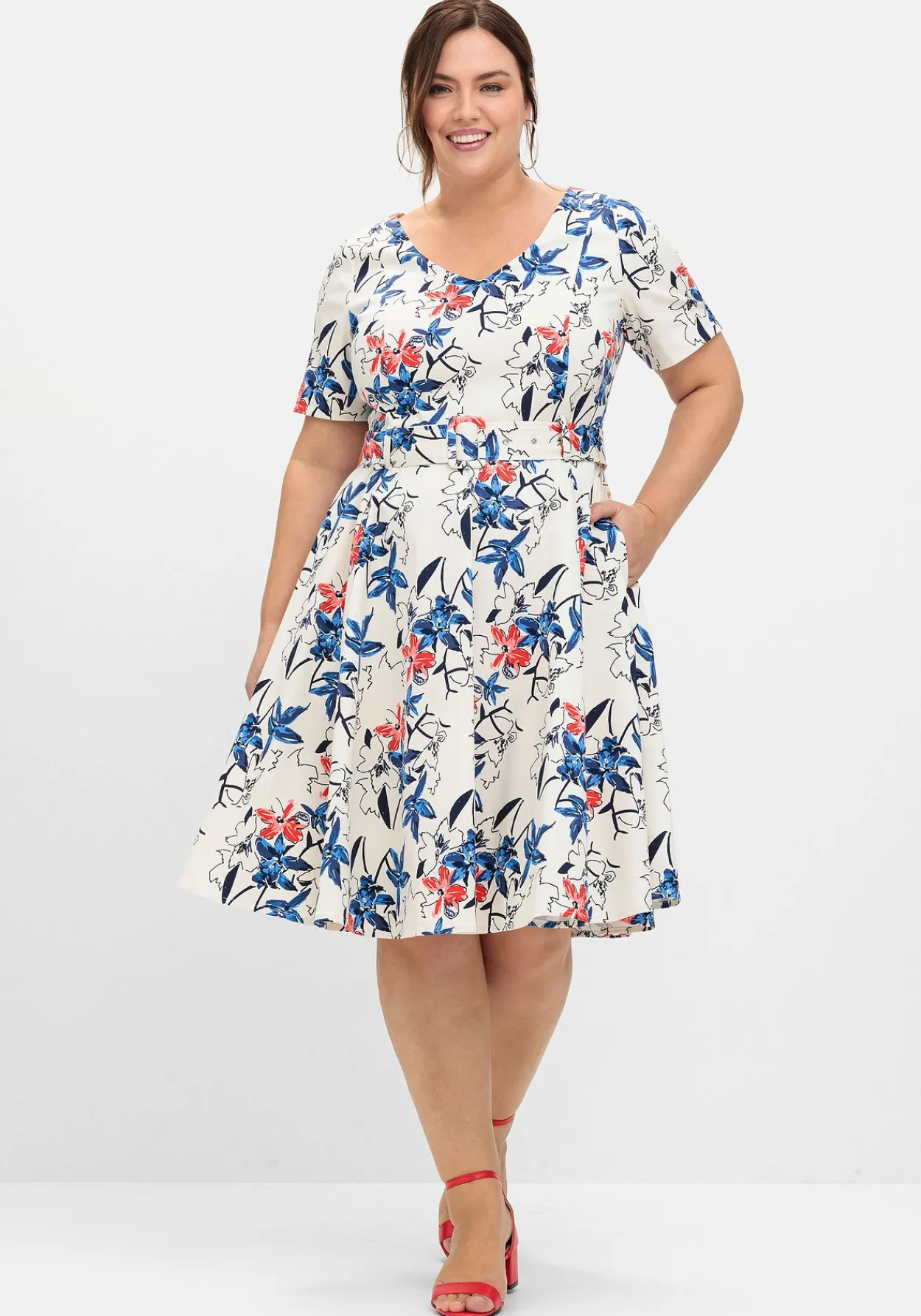 Cocktailkleid mit Blumenprint und Stoffgürtel<sheego Best