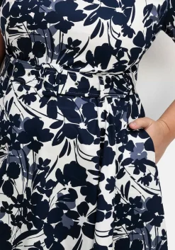 Cocktailkleid mit Blumenprint und Stoffgürtel<sheego Fashion