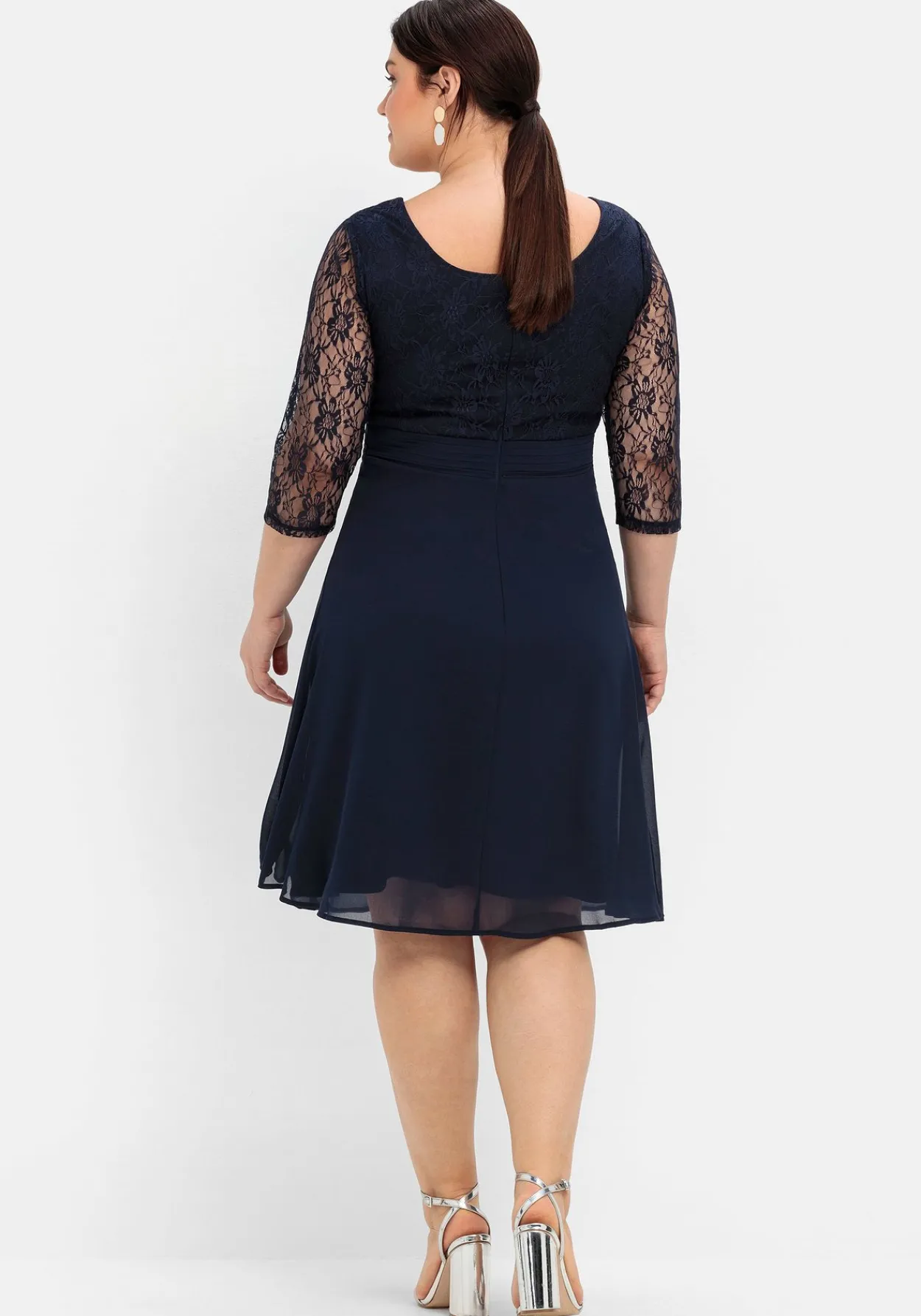 Cocktailkleid mit floraler Spitze<sheego New