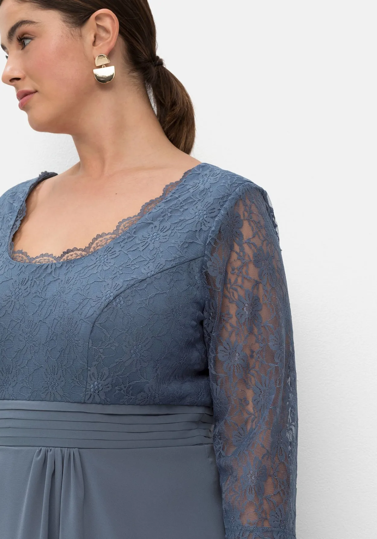 Cocktailkleid mit floraler Spitze<sheego Sale