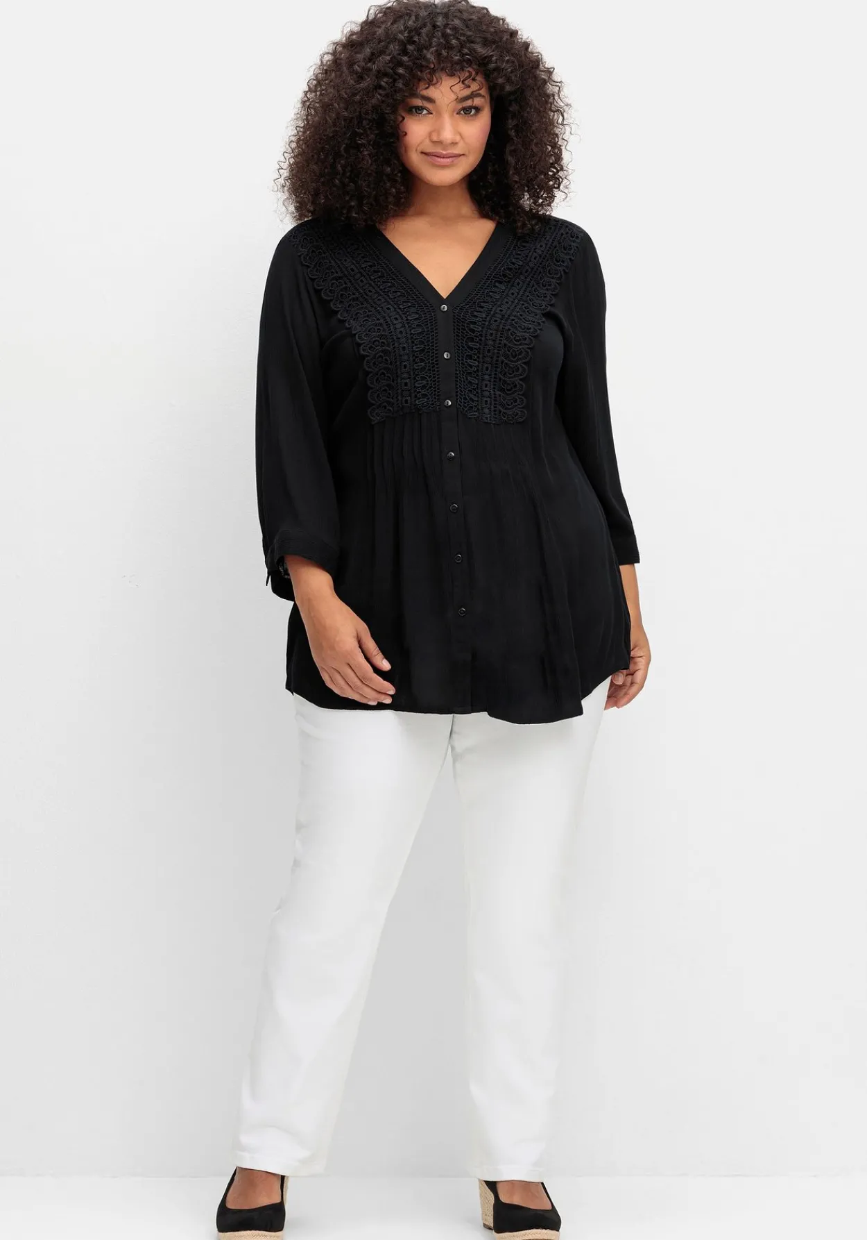 Crêpebluse mit Häkelspitze und Biesen<sheego by Joe Browns Discount