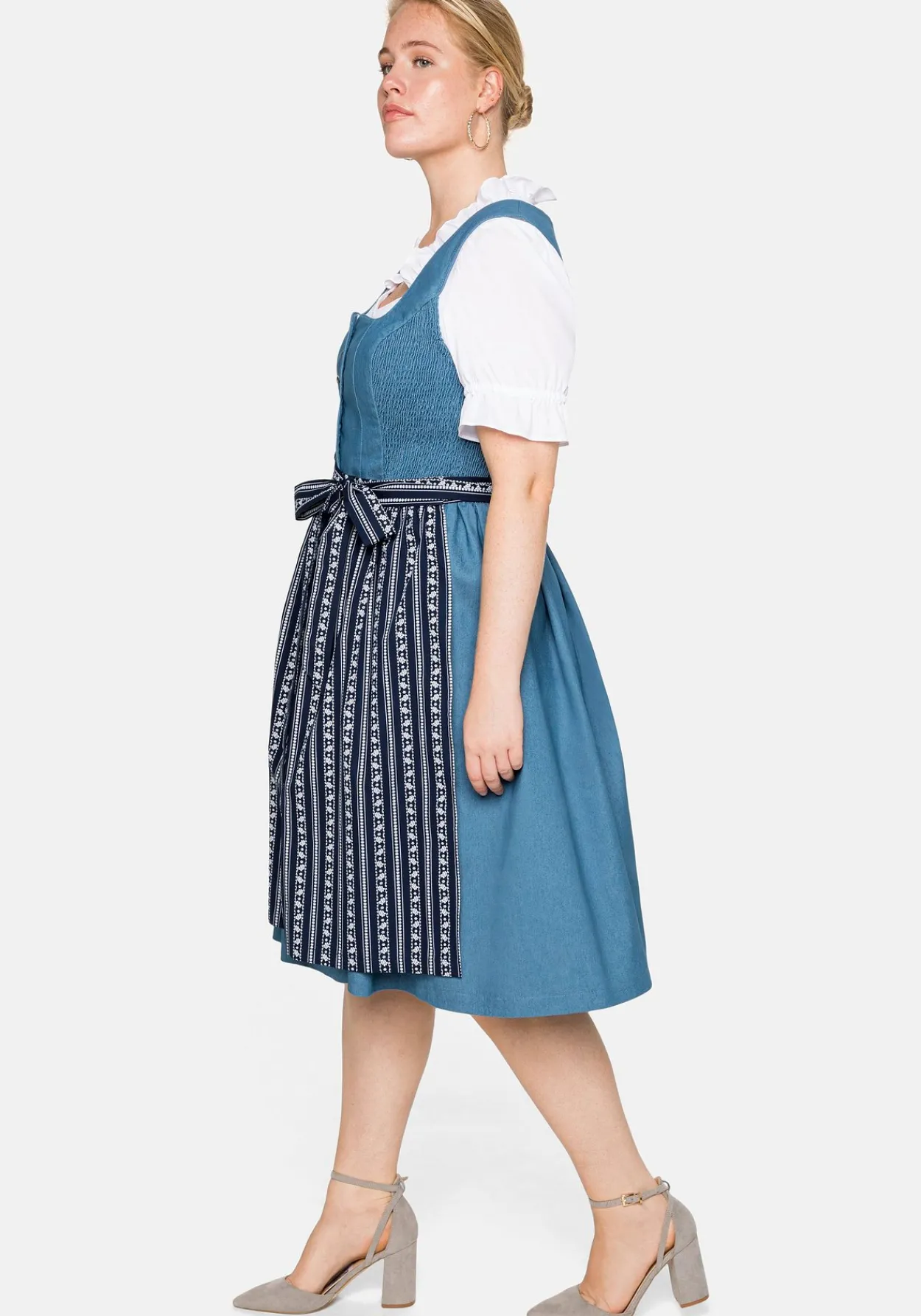 Dirndl im Denim-Look, mit bedruckter Schürze<sheego Online
