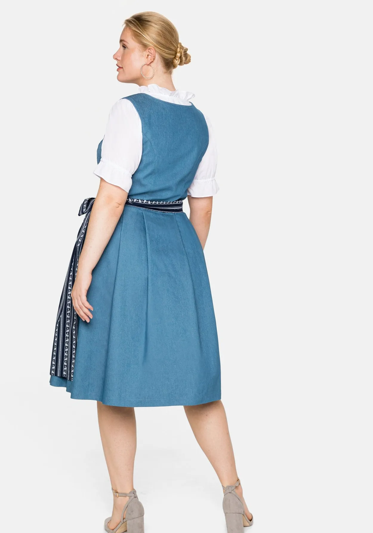 Dirndl im Denim-Look, mit bedruckter Schürze<sheego Online