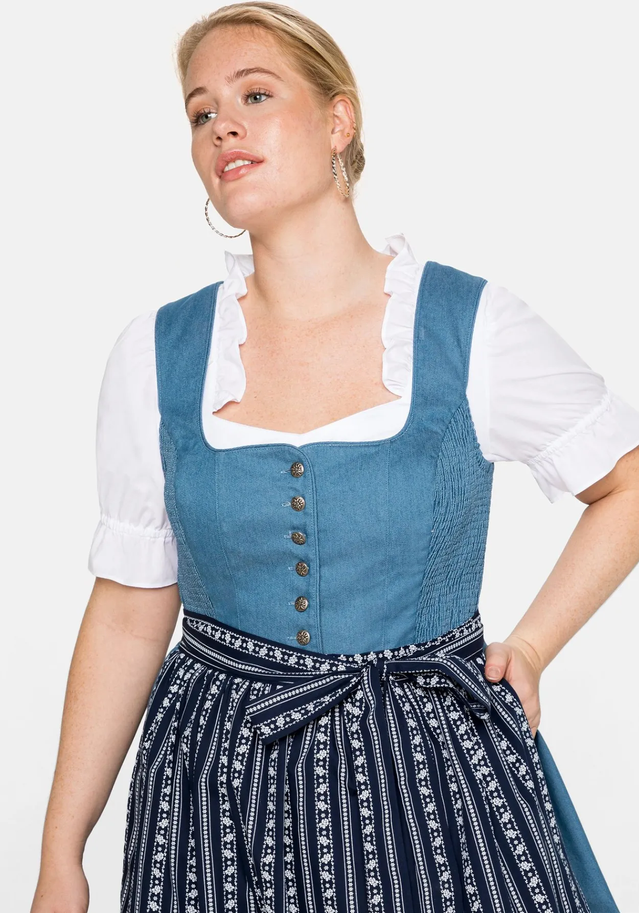 Dirndl im Denim-Look, mit bedruckter Schürze<sheego Online