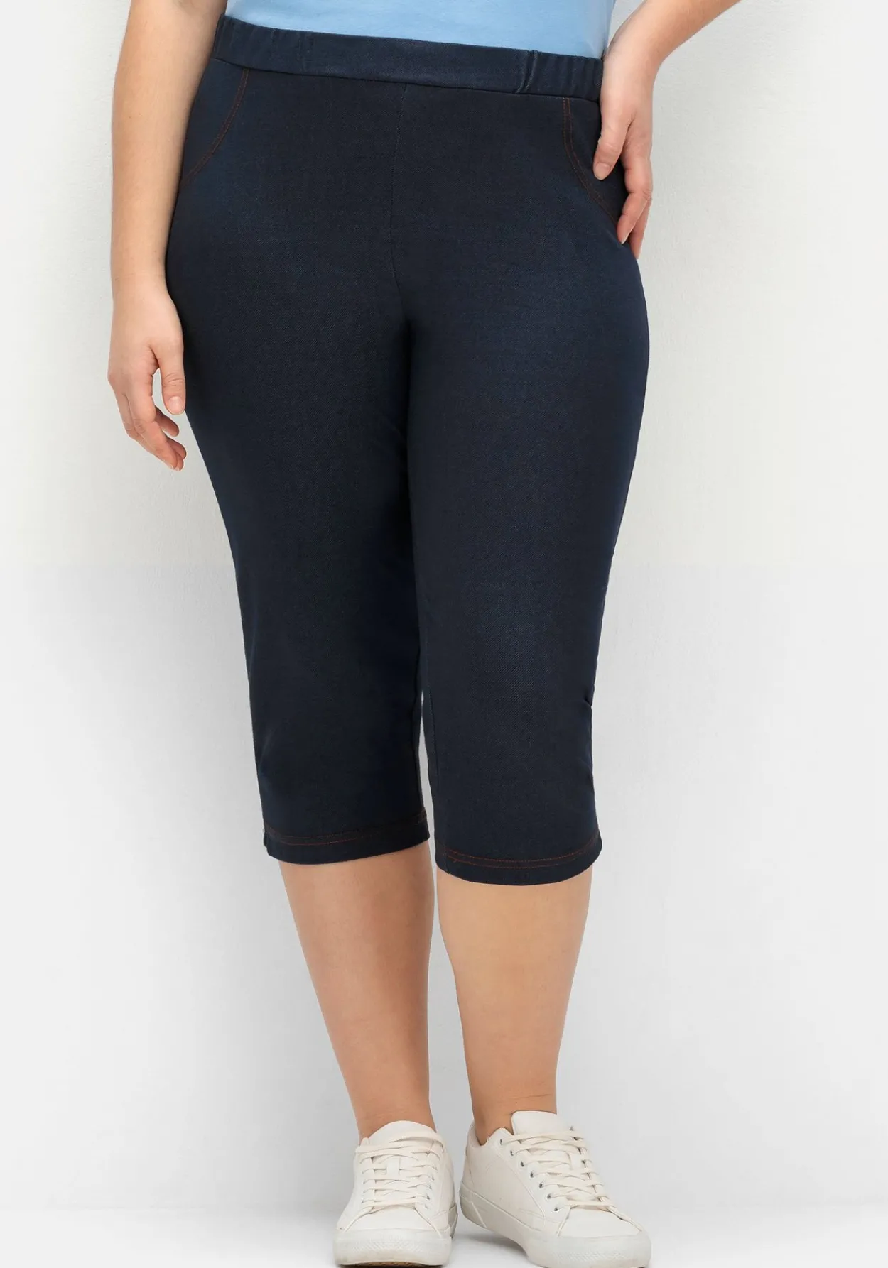 Extraschmale Caprihose in Denim-Optik<sheego New