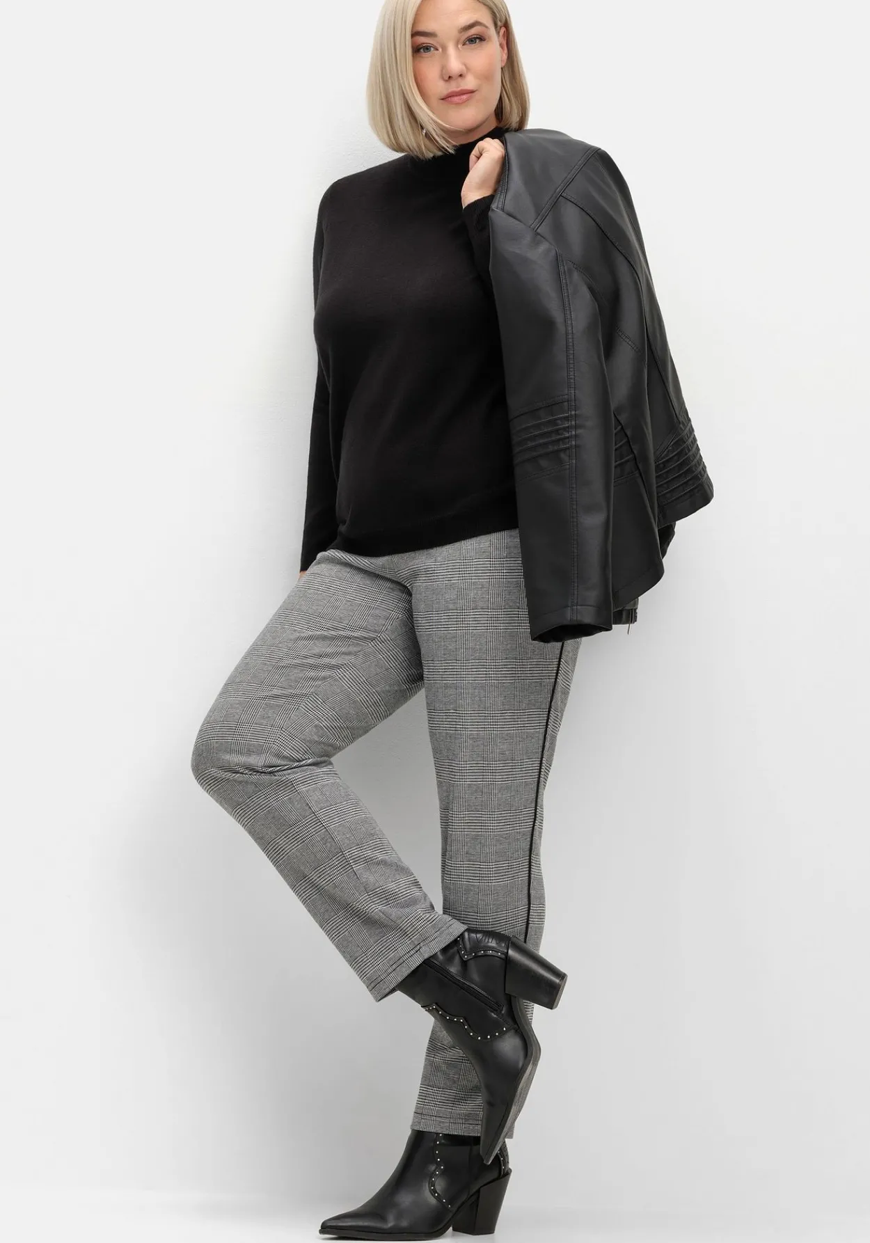 Extraweicher Pullover mit Stehkragen<sheego Fashion