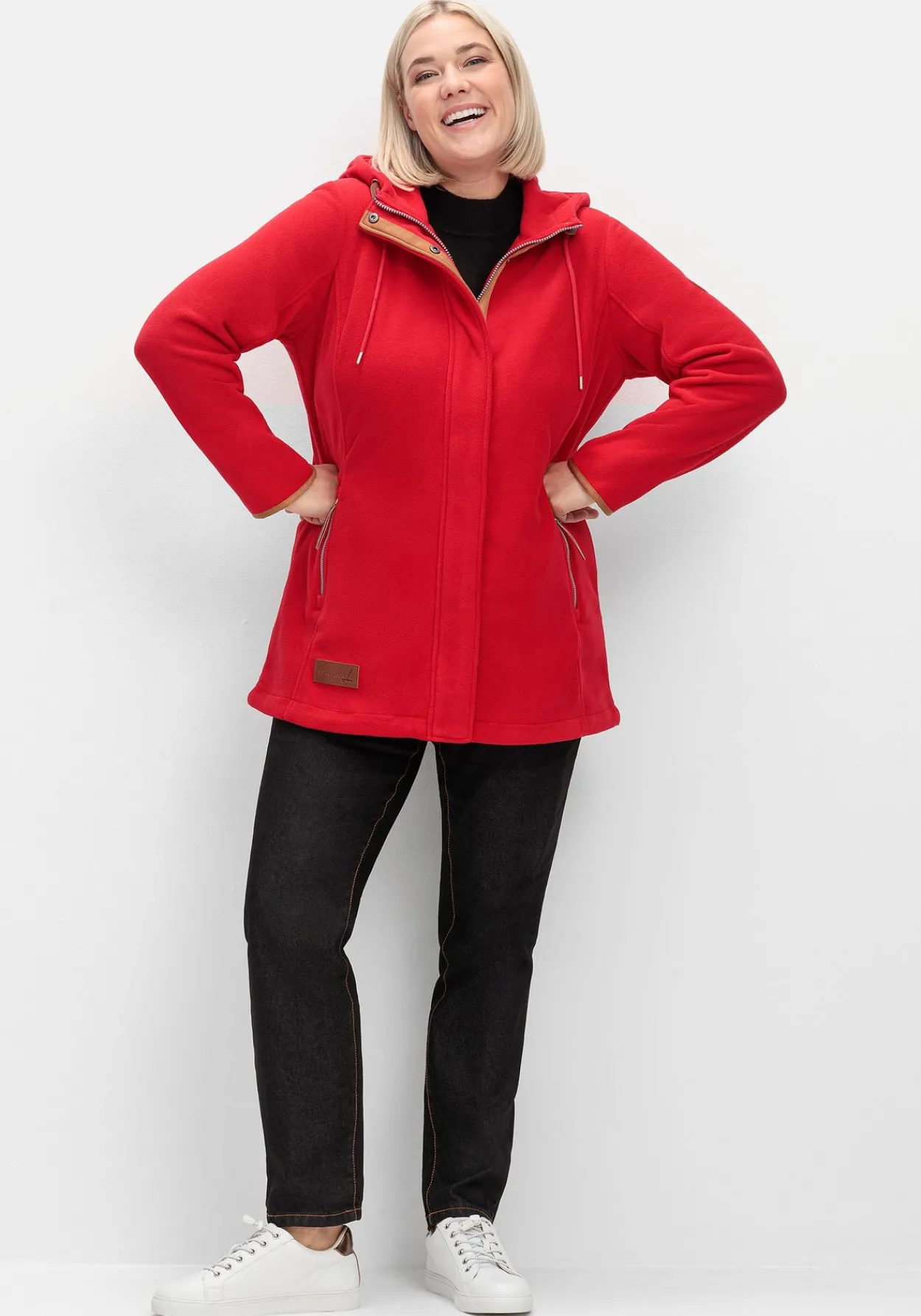 Fleecejacke mit Kapuze und Kontrastdetails<sheego Discount