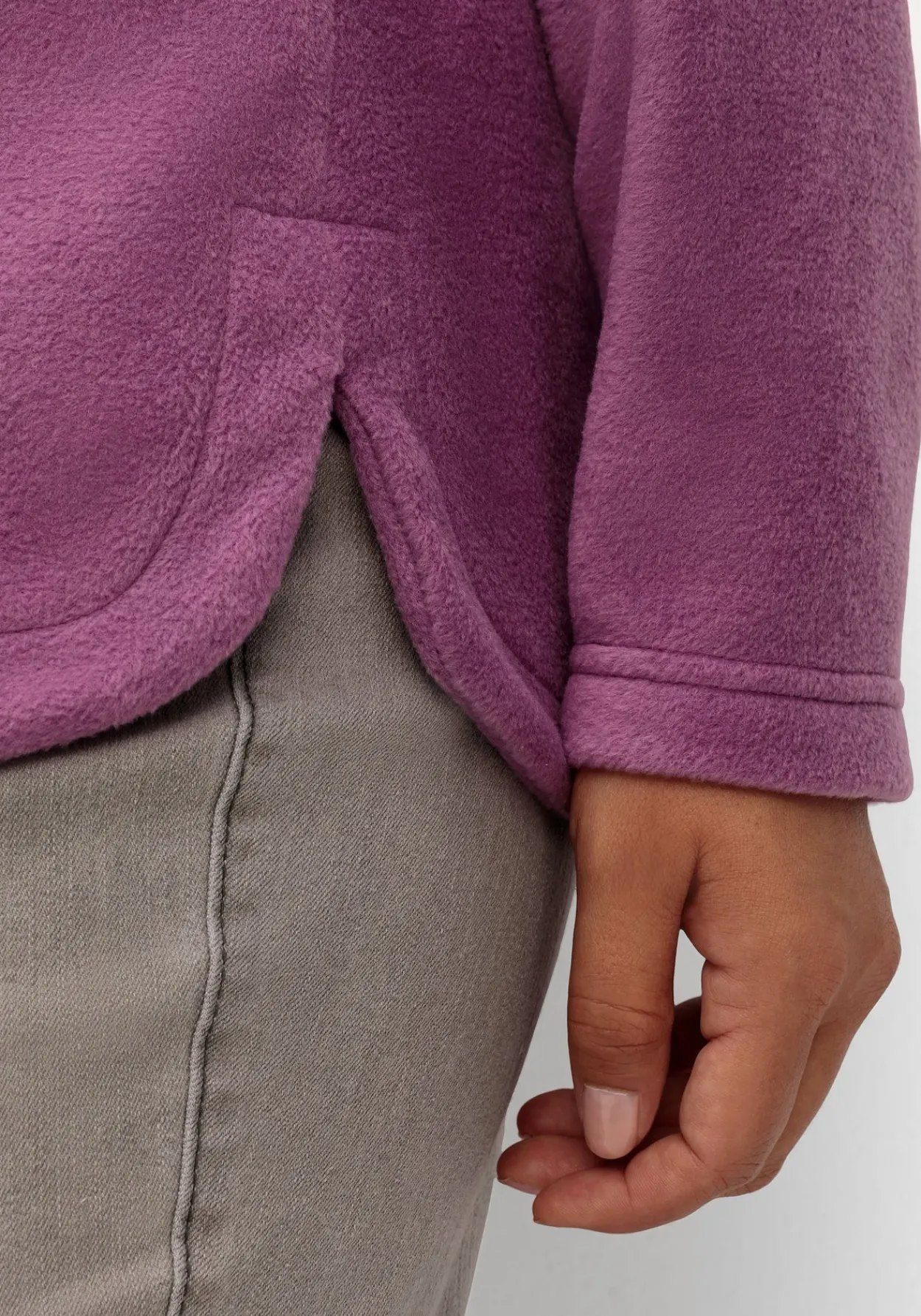 Fleeceshirt mit abgerundetem Saum<sheego Online