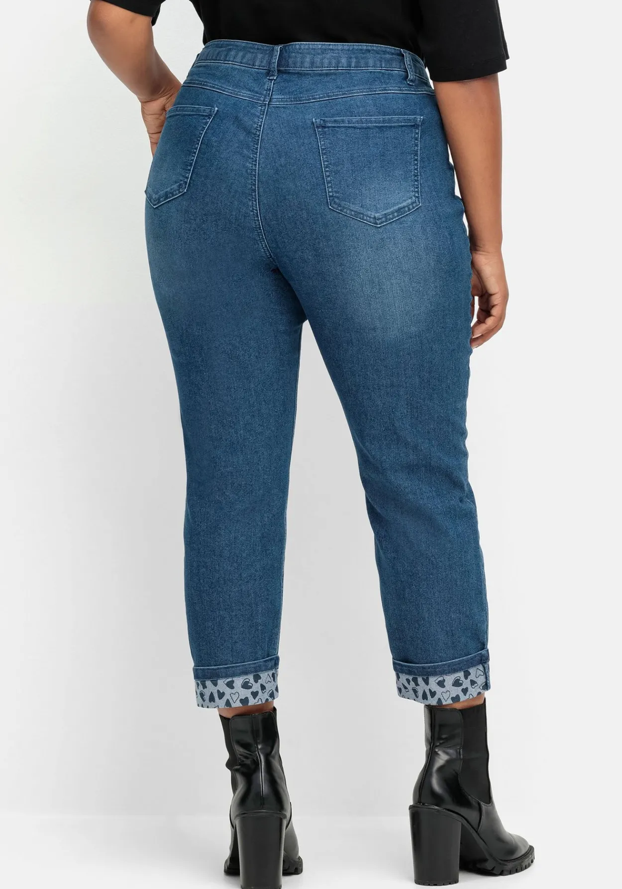 Gerade Jeans in 7/8-Länge, mit Herzchen-Einsätzen<sheego Fashion