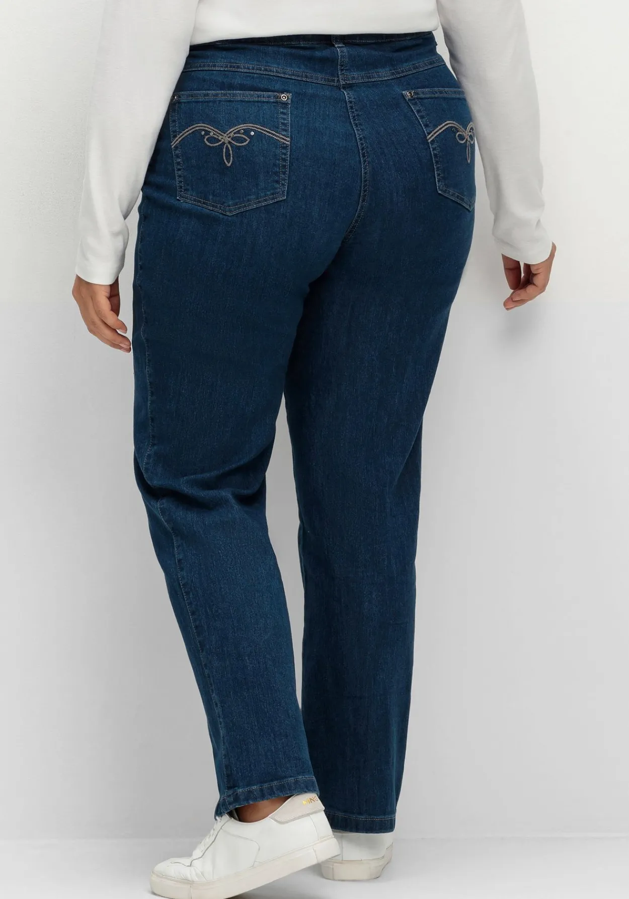 Gerade Jeans in 5-Pocket-Form<sheego x Collection L. New