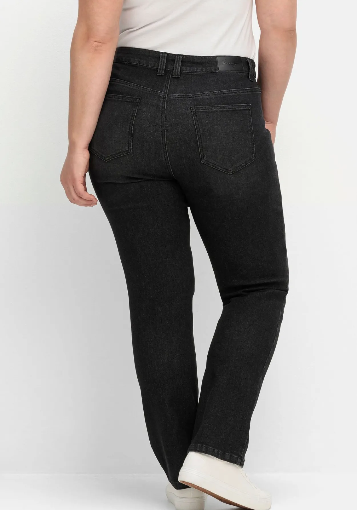Gerade Jeans mit TruTemp365® Fasern<sheego Hot
