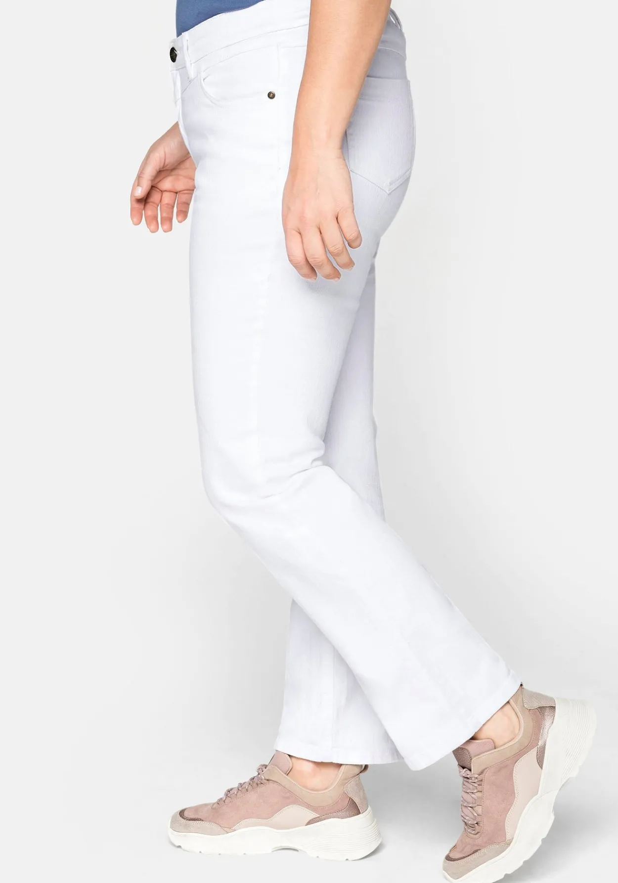 Gerade Jeans mit Used-Effekten<sheego Fashion