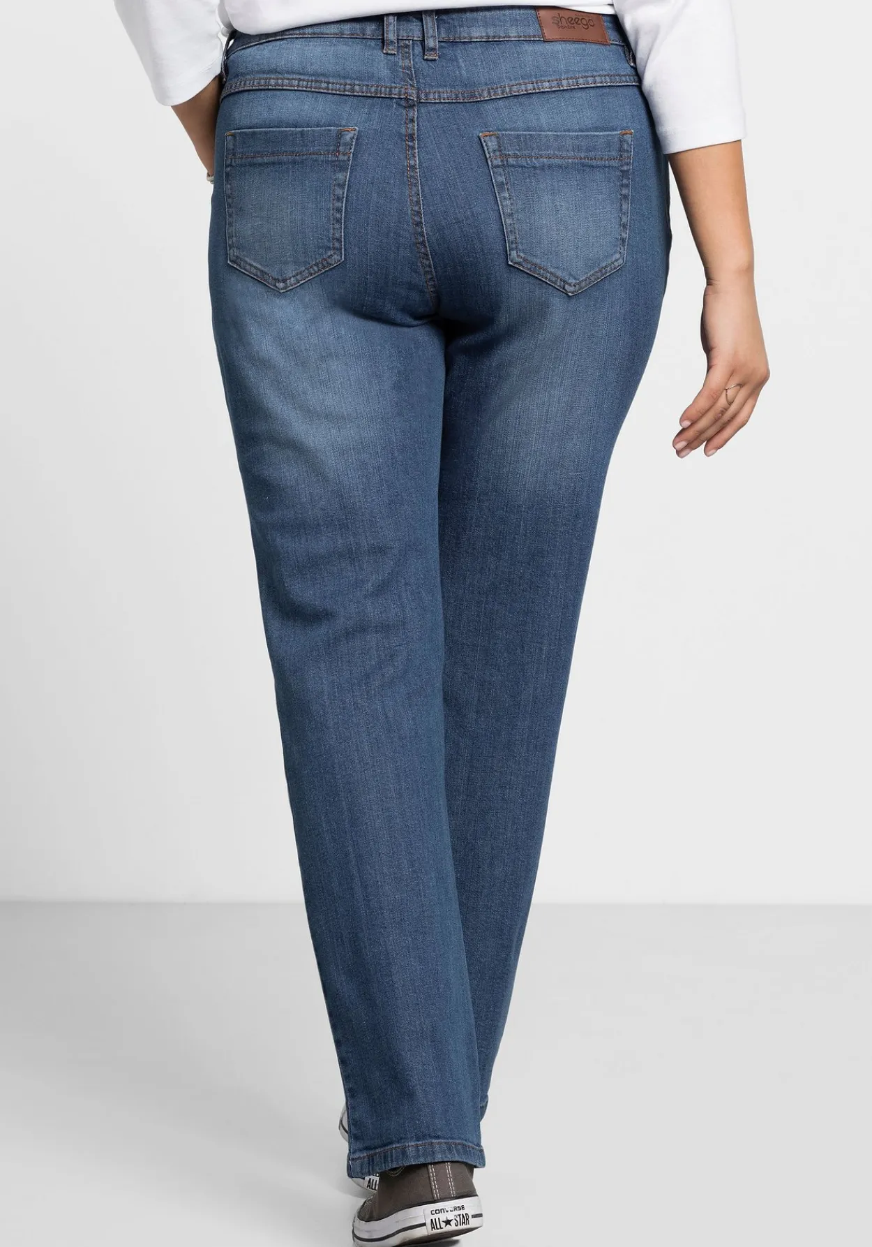 Gerade Jeans mit Used-Effekten<sheego Hot